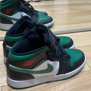 jordan 1 mid green toe
